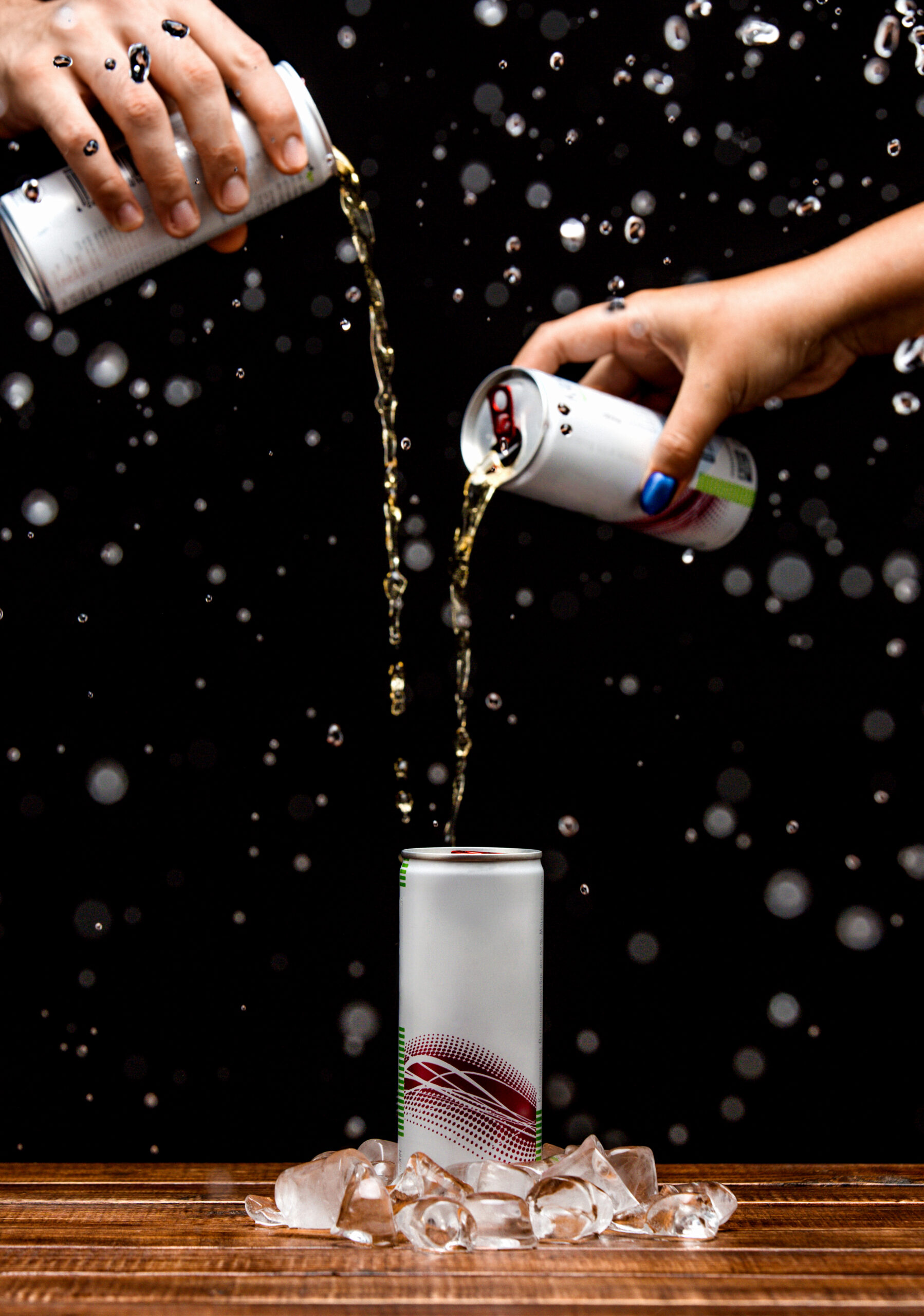 Băuturile energizante sunt promovate ca o soluție rapidă pentru creșterea performanței mentale și fizice. foto: freepik.com