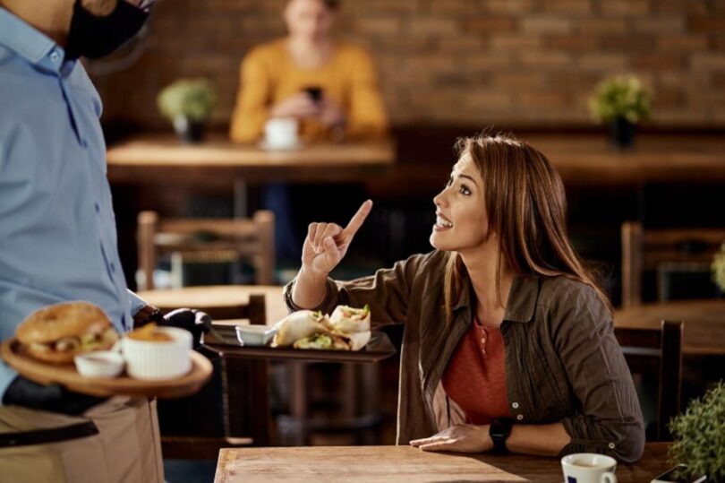 Ce să nu mănânci niciodată la restaurant, conform experților! Pot conține E. coli și salmonella