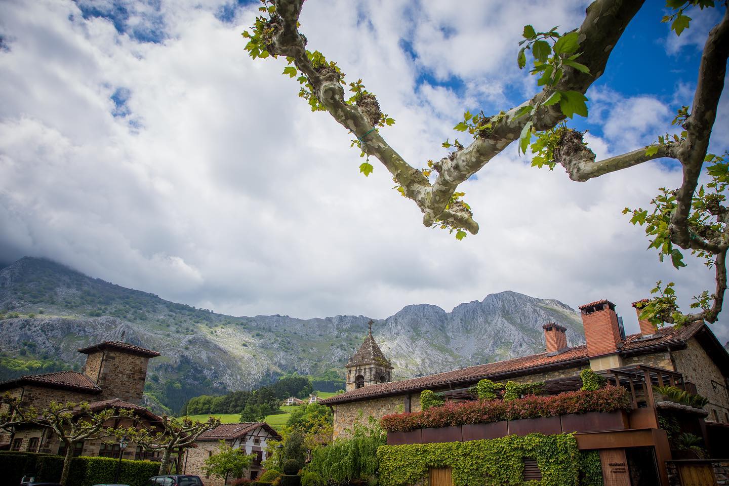 Asador Etxebarri, restaurantul din Țara Bascilor, este condus de chef Bittor Arguinzoniz. foto: Instagram