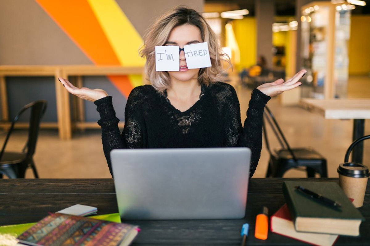 Cum ajunge burnout-ul să fie confundat cu normalitatea