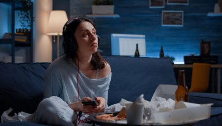 De ce dormim prost când nu suntem acasă: explicația științifică