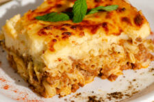 Pastitsio, lasagna grecească cu carne de vită
