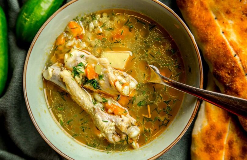 De ce supa de pui e un remediu bun pentru răceală?