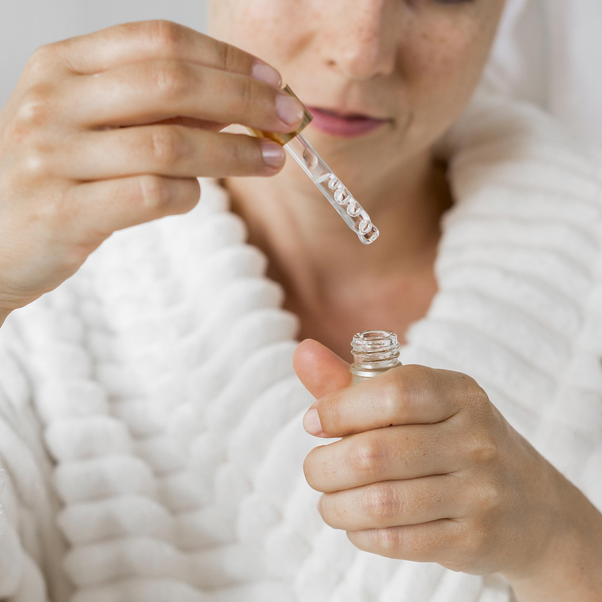 cidul glicolic este unul dintre cele mai populare ingrediente active din produsele de îngrijire a pielii. foto: freepik.com