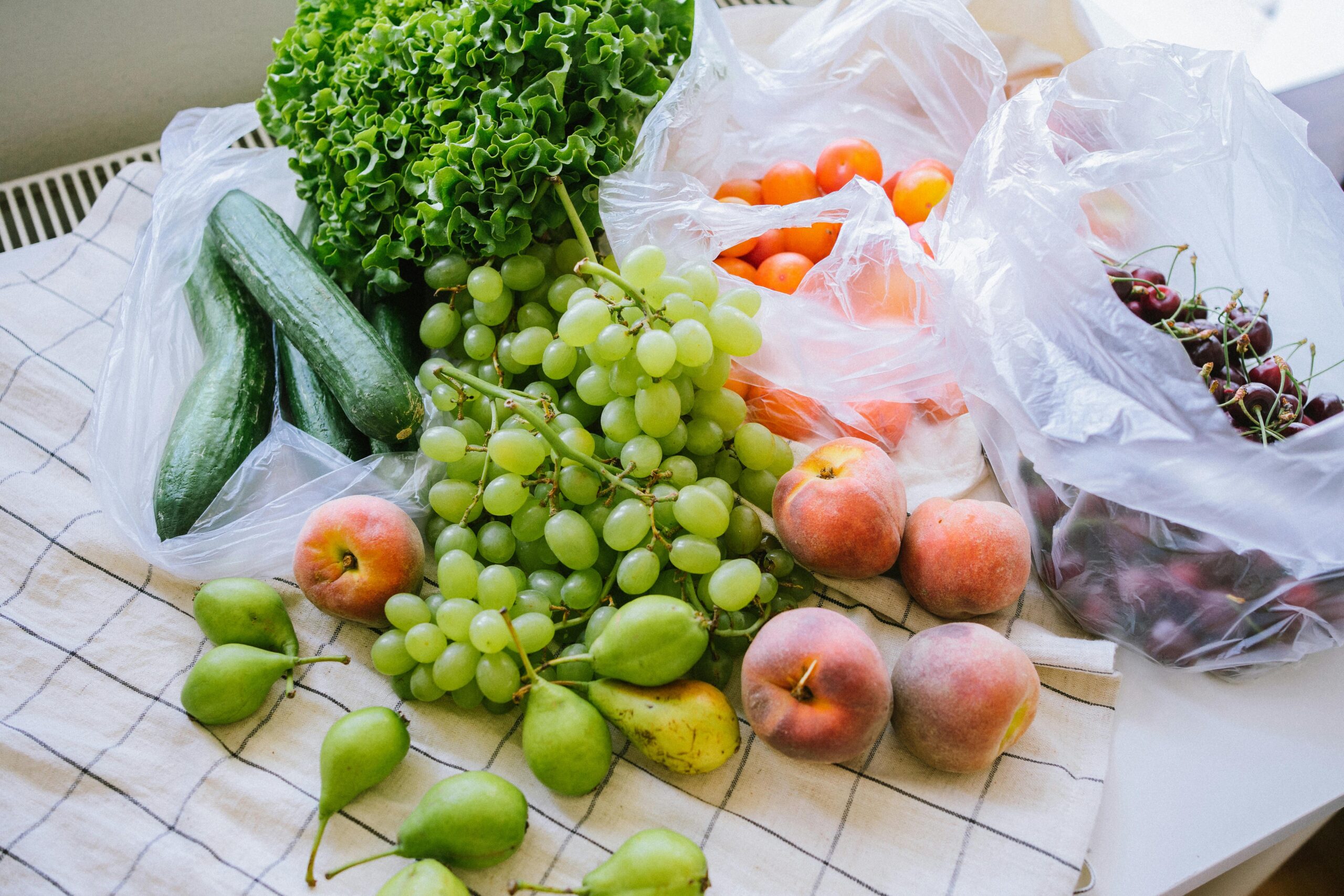 Consumul ridicat de fructe și legume este asociat cu un risc mai scăzut de boli cardiovasculare. foto: pexels.com