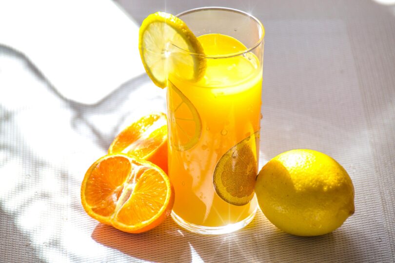 De ce nu ar trebui să bei suc pe stomacul gol – chiar dacă este „100% natural”