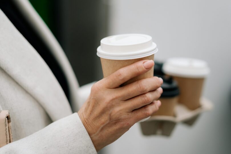 Câte mii de bacterii are cafeaua de la aparat. Rezultatele neașteptate ale analizelor de laborator