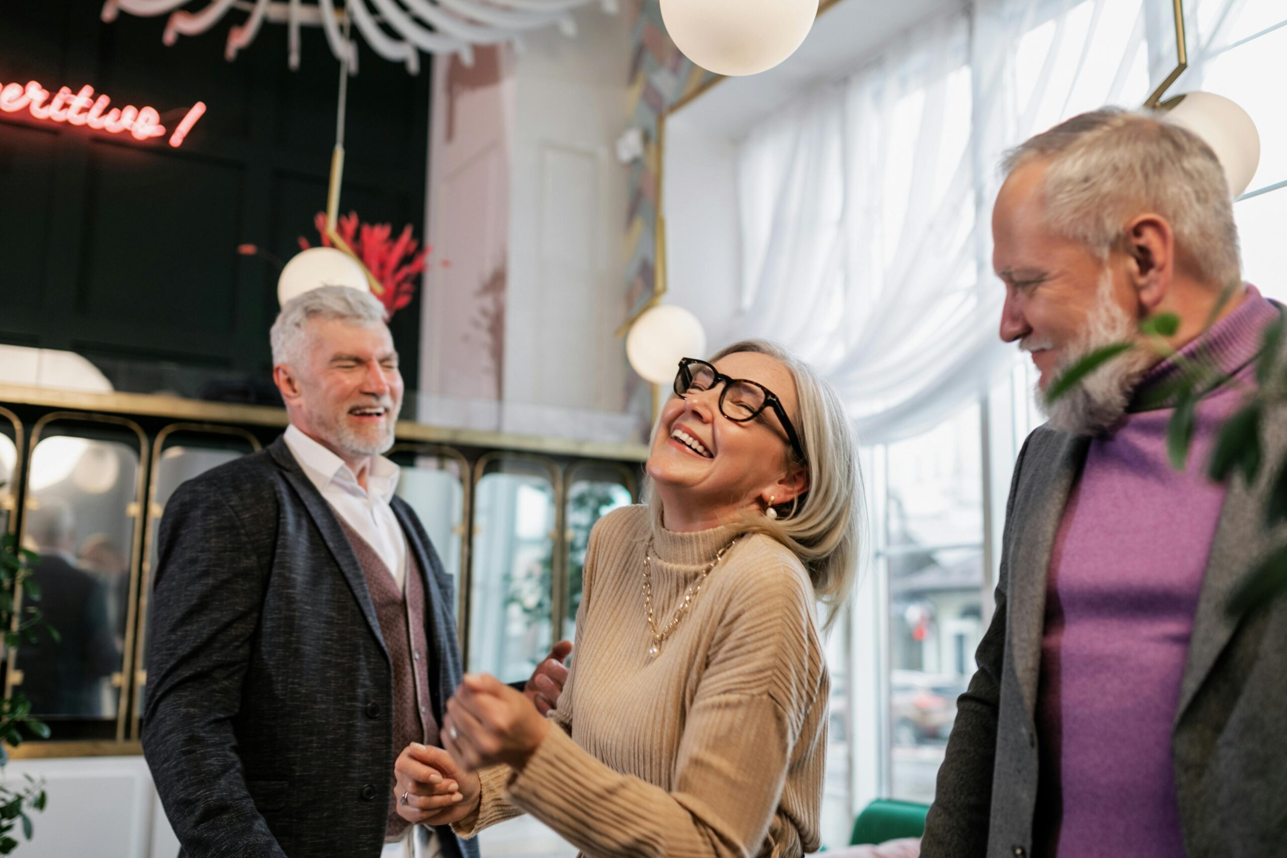 Un râs sănătos nu îți schimbă doar starea de spirit, ci poate avea efecte reale asupra sănătății generale. foto: pexels.com