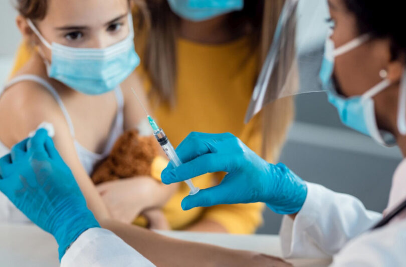 Ratele de vaccinare în copilărie sunt în scădere. Ce se află în spatele declinului?