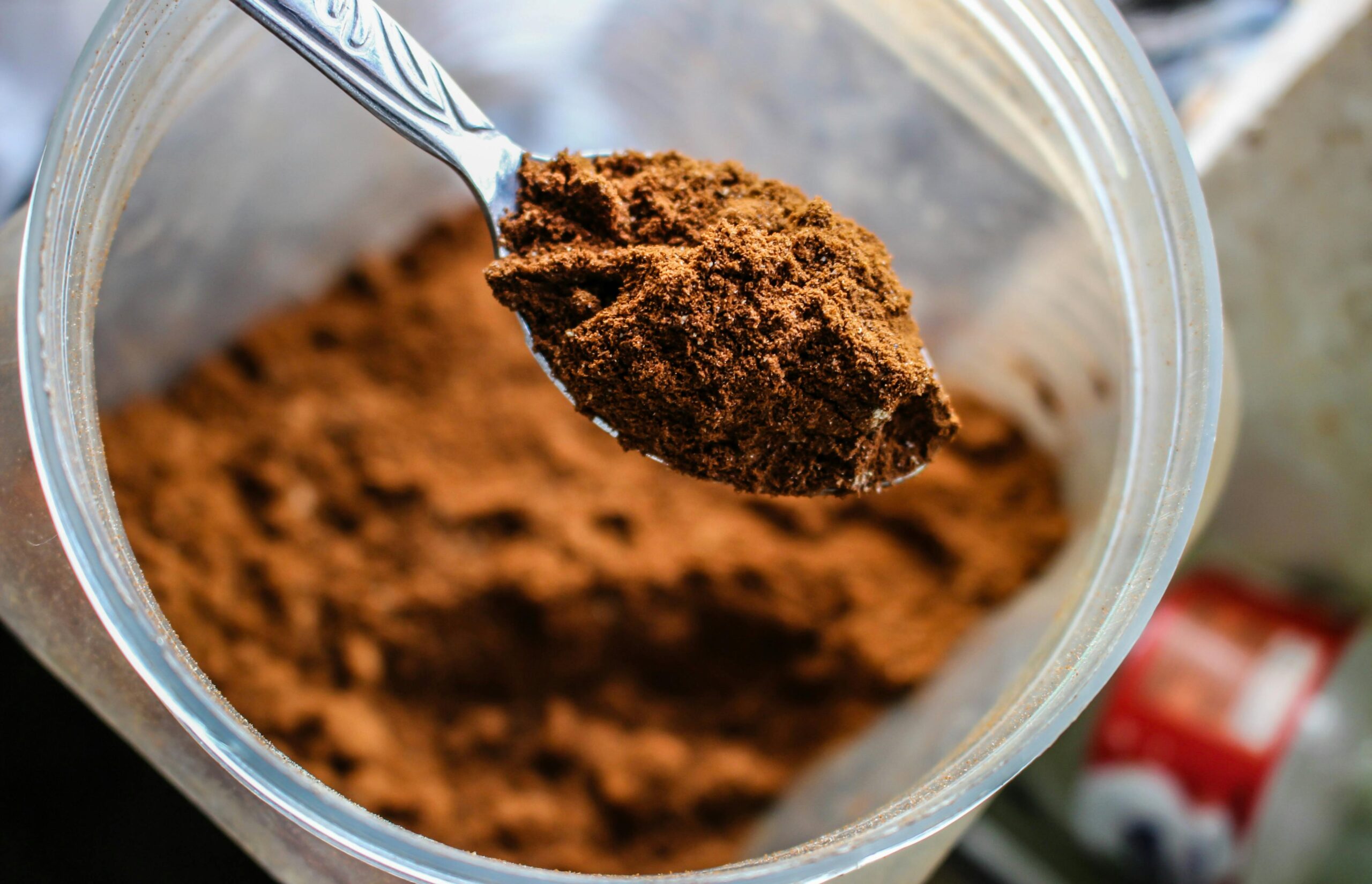 Chiar și cantitățile mici pot deveni problematice în timp, deoarece plumbul se acumulează în organism. Sursa foto: pexels.com