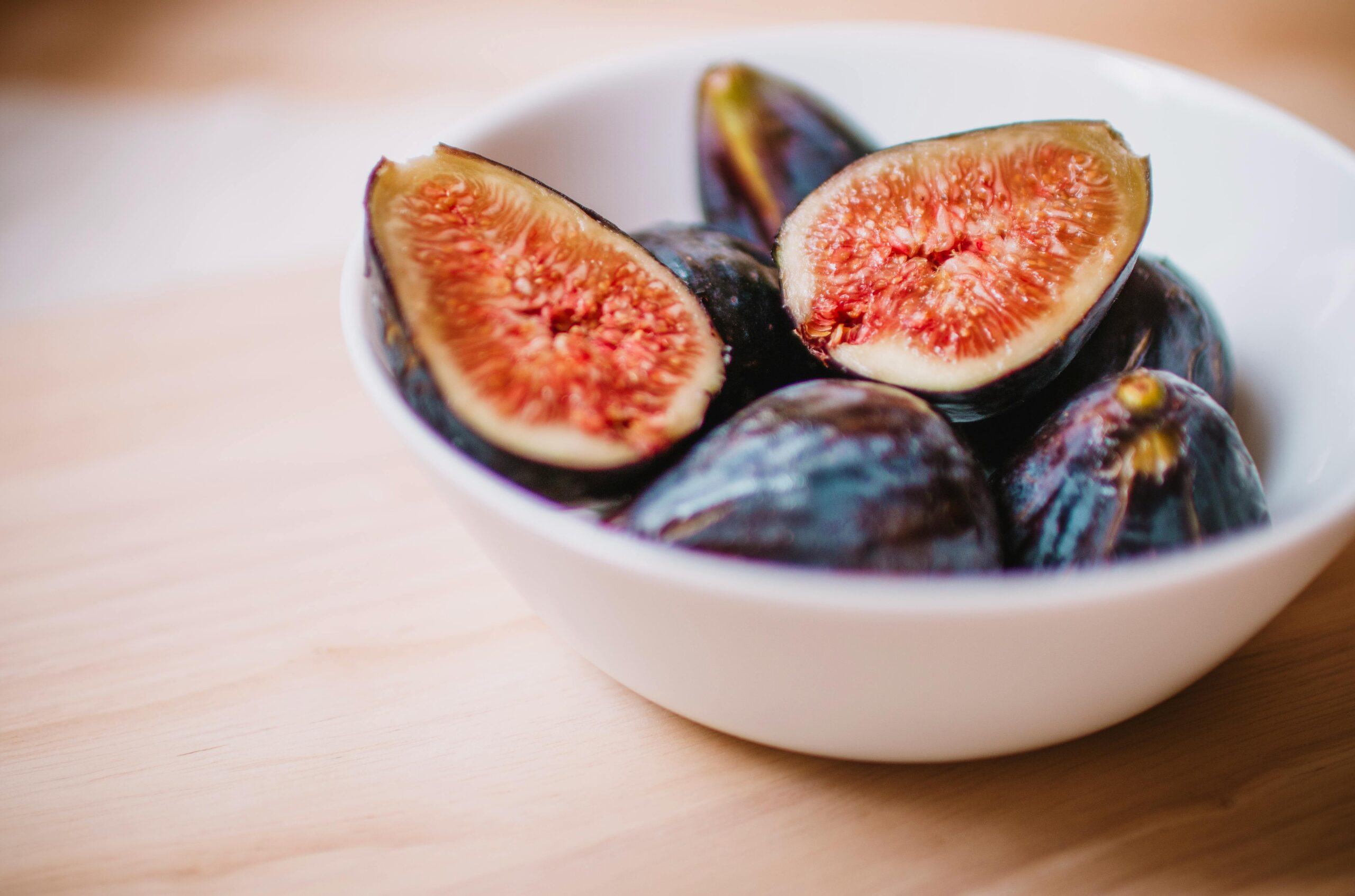Consumul regulat de fructe poate susține sănătatea intestinelor, a inimii și poate reduce riscul anumitor tipuri de cancer. Foto: pexels.com