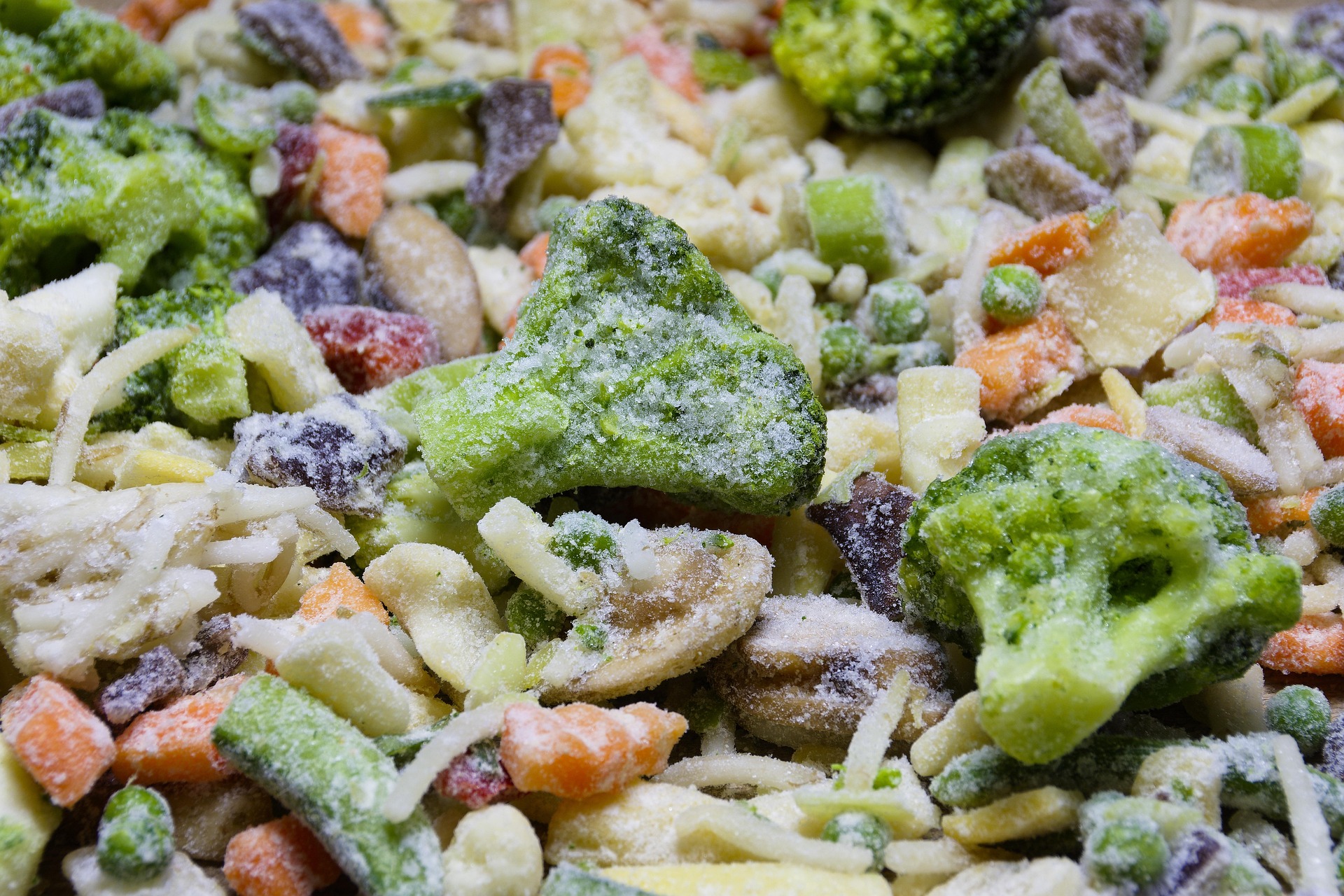 Legumele congelate reprezintă una dintre cele mai convenabile și sănătoase soluții pentru o alimentație echilibrată. Foto: pixabay.com