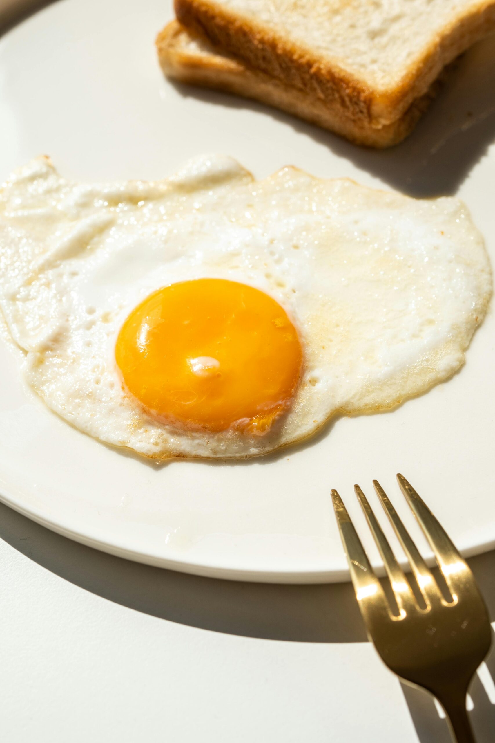 Acești nutrienți ar putea acționa împreună pentru a susține funcțiile cognitive, deși mecanismele exacte nu sunt încă pe deplin înțelese. Foto: pexels.com