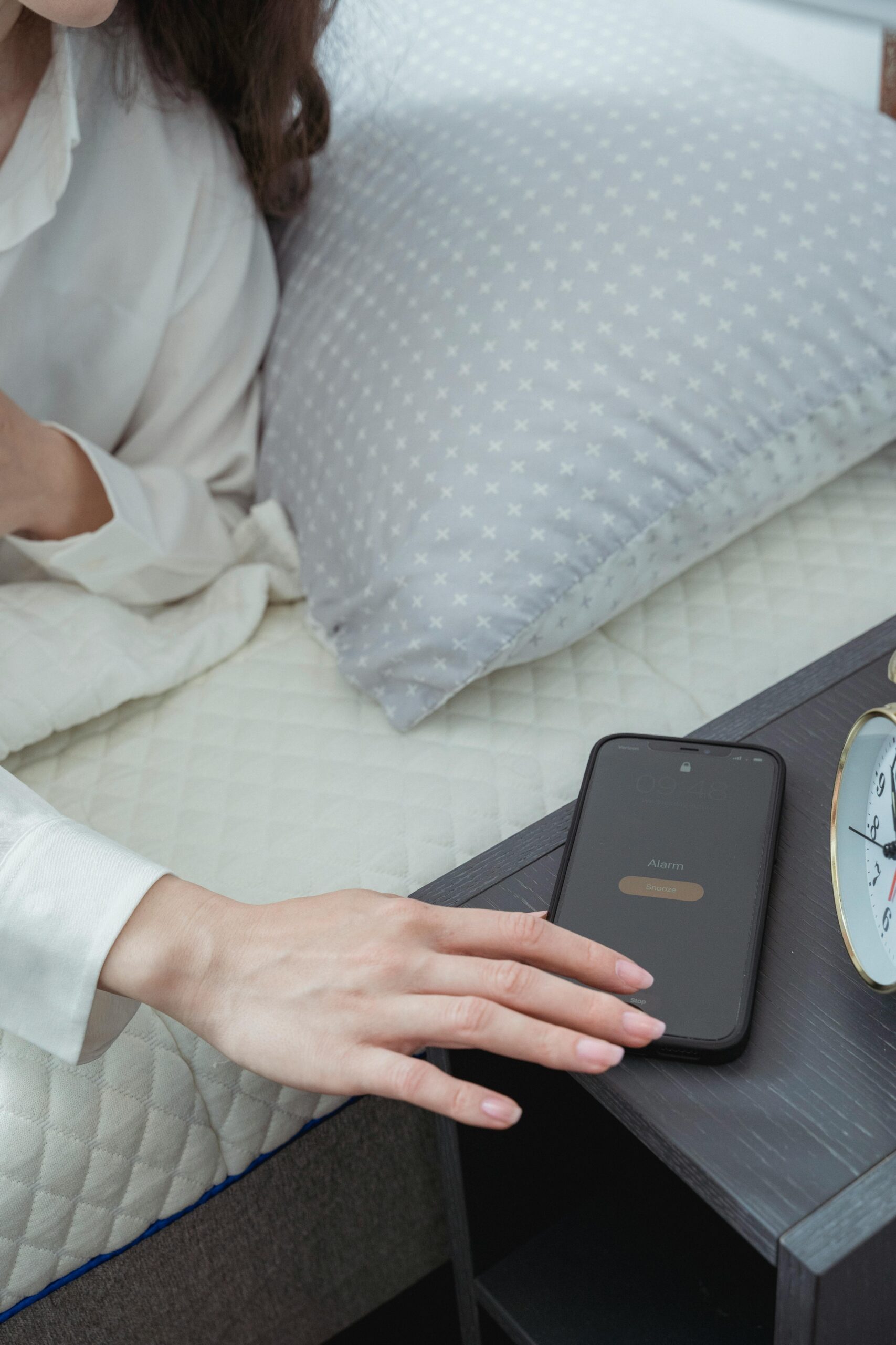 „Alarma de relaxare” ar trebui să sune cu 30-60 de minute înainte de ora la care vrei să adormi. Foto: pexels.com