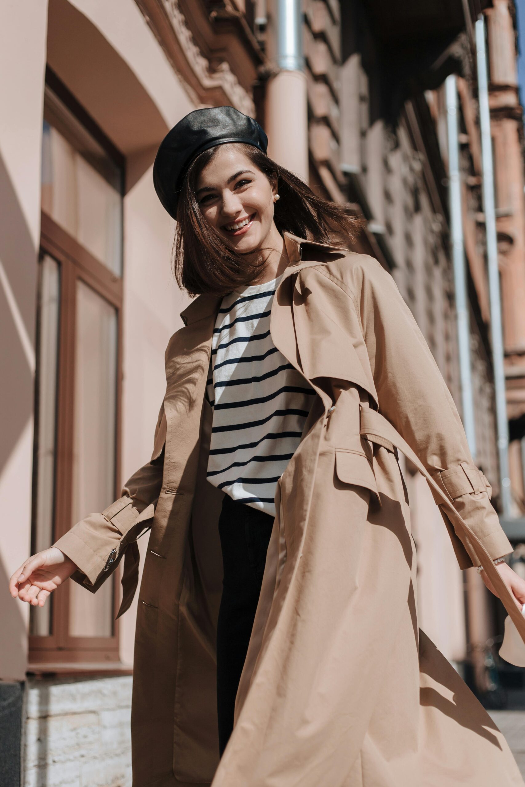 O pată aparent banală poate deveni un coșmar, mai ales când e vorba de o piesă vestimentară cu valoare sentimentală. foto: pexels.com
