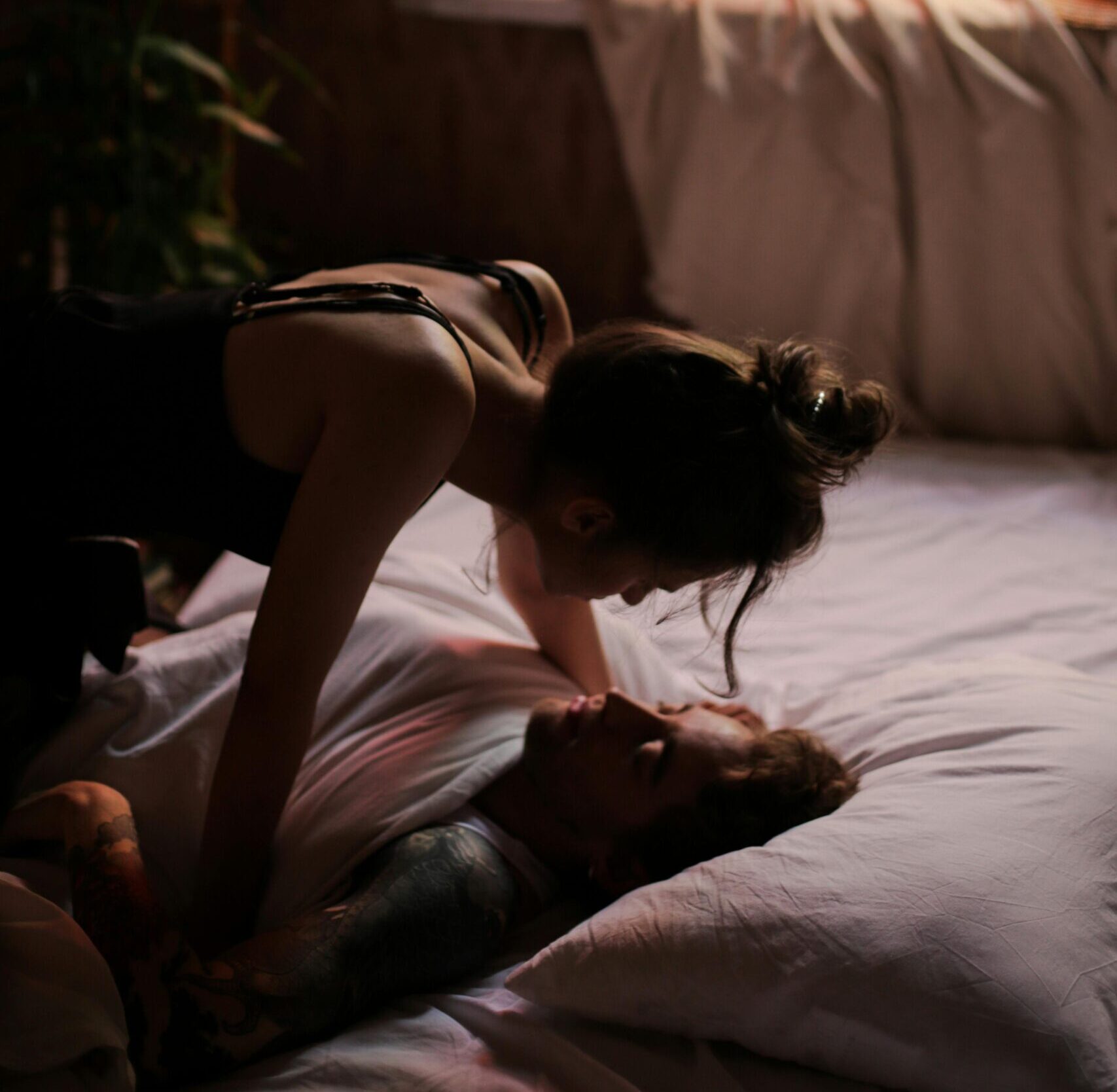 Viața intimă este adesea pasională și încărcată de o energie care pare imposibil de pierdut. Foto: pexels.com