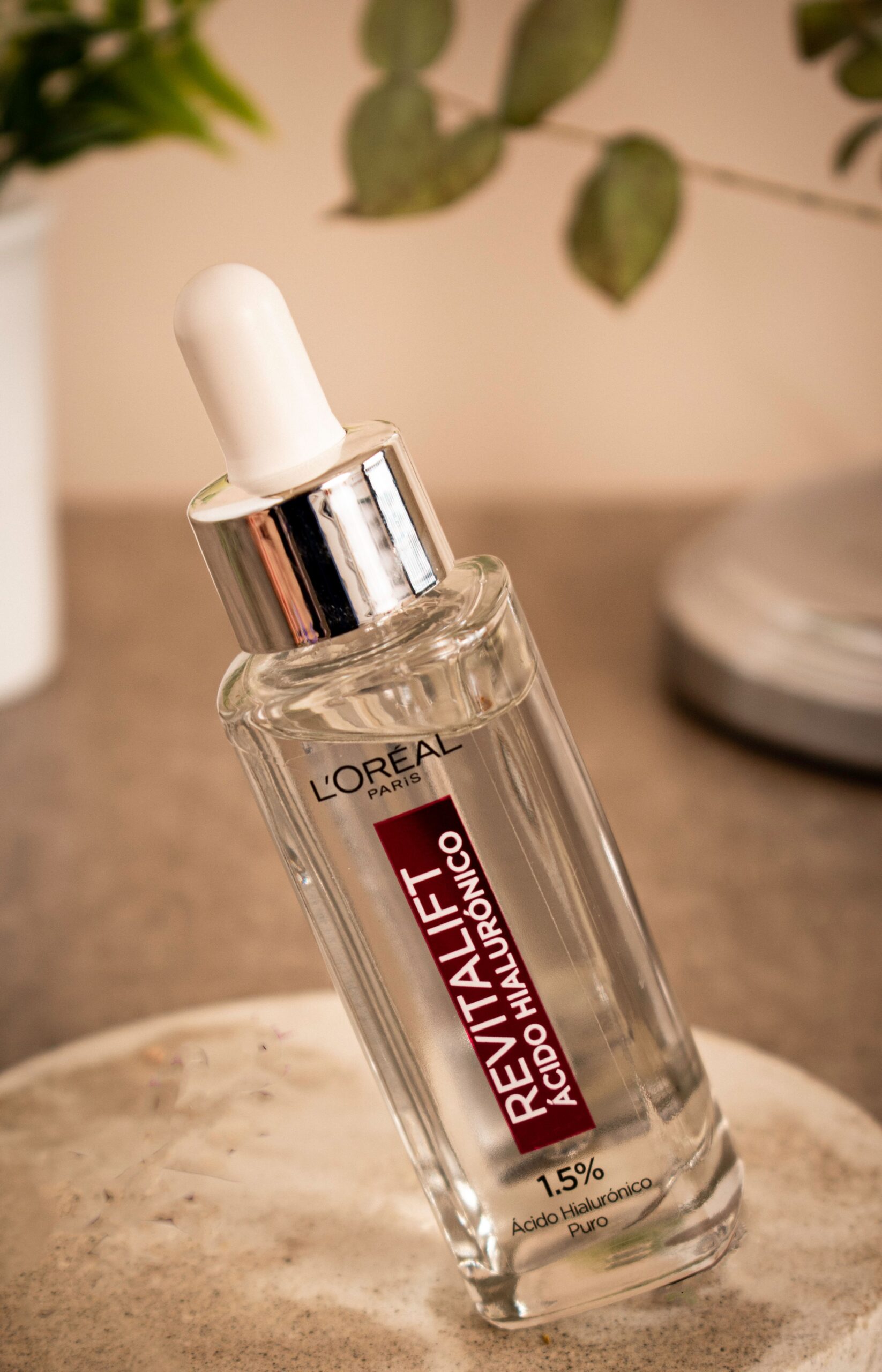 Dacă colagenul este „structura”, acidul hialuronic este „hidratarea”. Foto: pexels.com