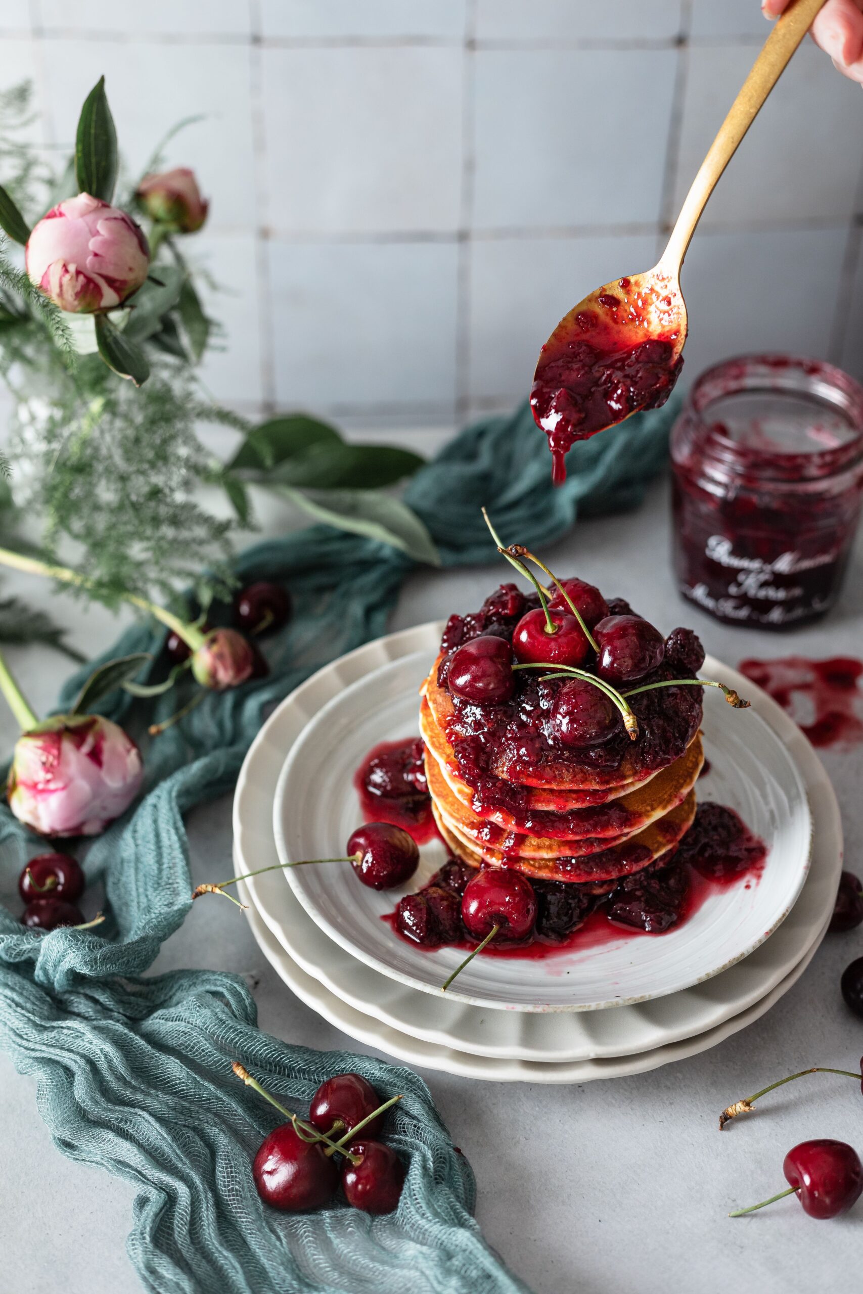 Gustul lor intens, ușor acrișor, le face ideale pentru gemuri aromate, perfecte pentru micul dejun sau deserturi tradiționale. Foto: pexels.com