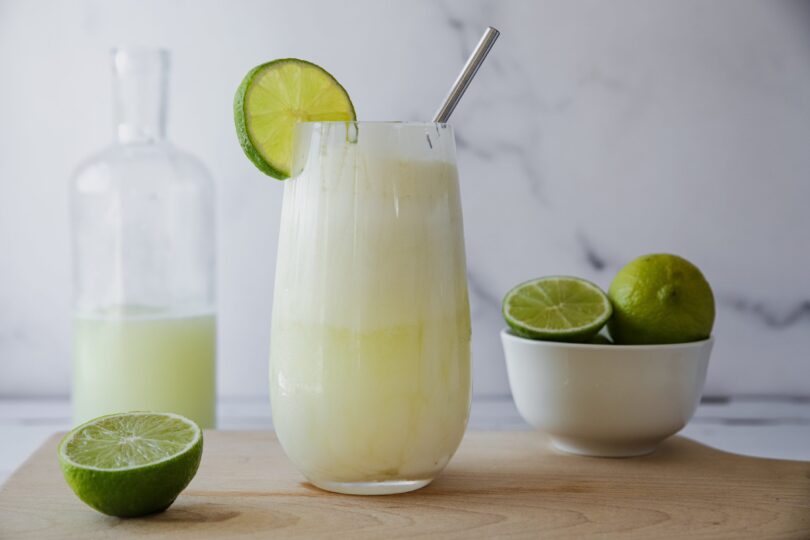 Limonada braziliană, băutura vedetă a verii: răcoritoare, cremoasă și cu un gust aparte