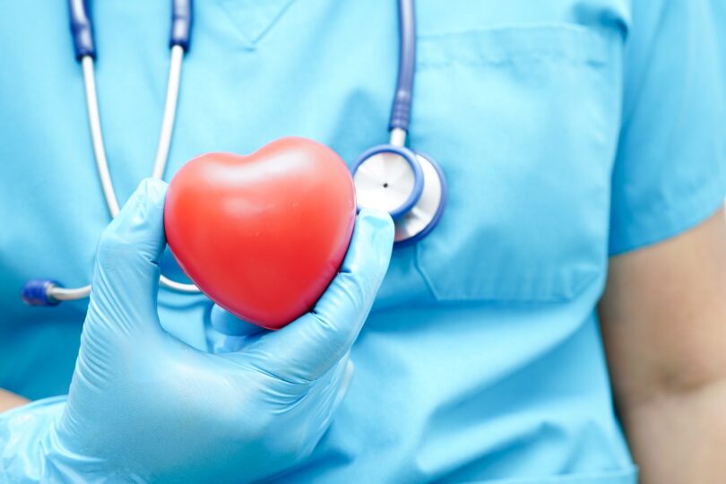 Cele 4 obiceiuri de dimineață pe care un cardiolog le evită pentru a-și proteja inima. Riscul de infarct este mai mare în primele ore ale zilei