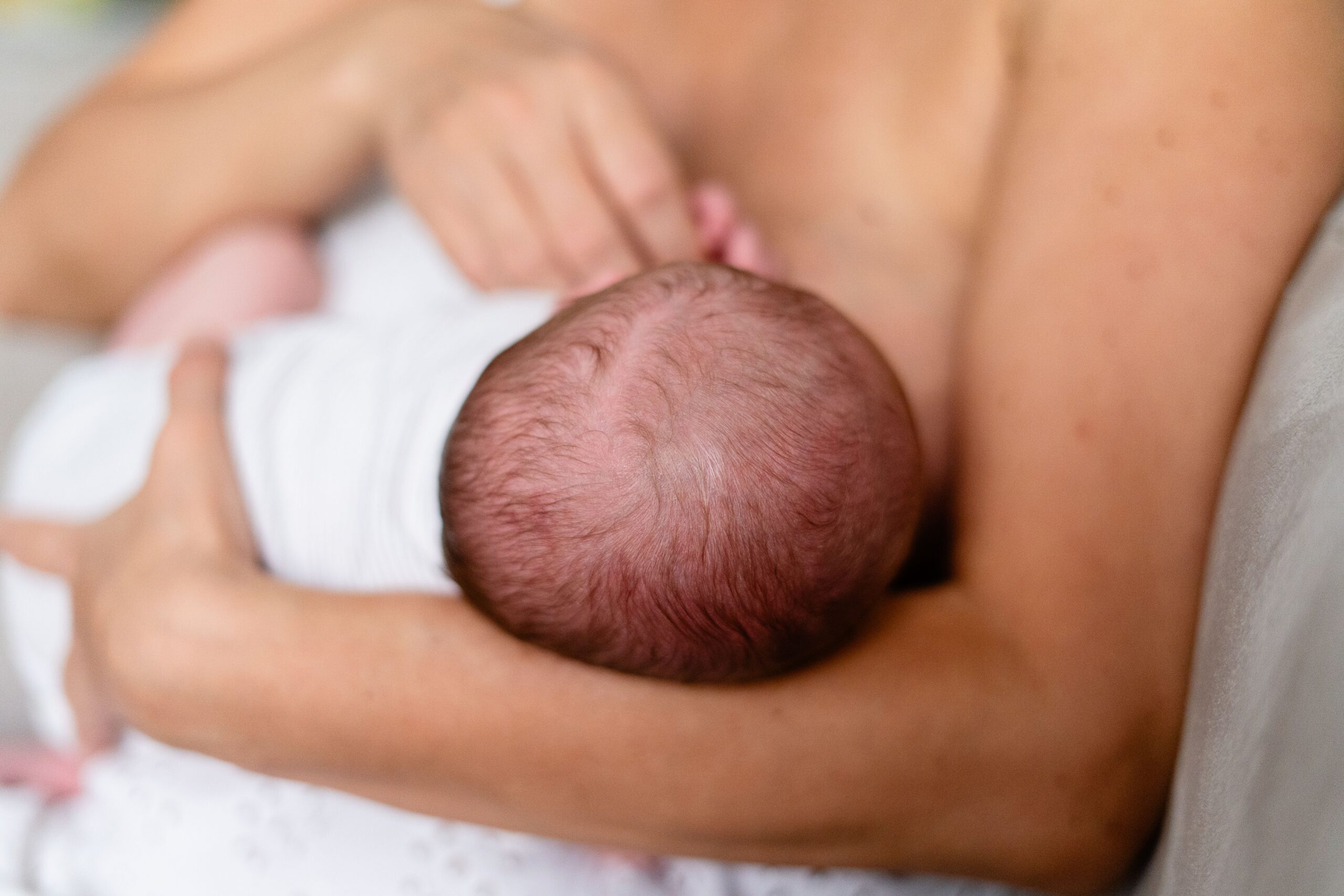 Beneficiile au crescut pe măsură ce alăptarea a fost mai îndelungată și mai exclusivă. Foto: pexels.com