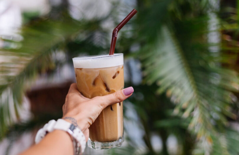 Cafeaua cu gheață, alegerea ideală în zilele toride. Rețeta simplă pe care o poți prepara acasă