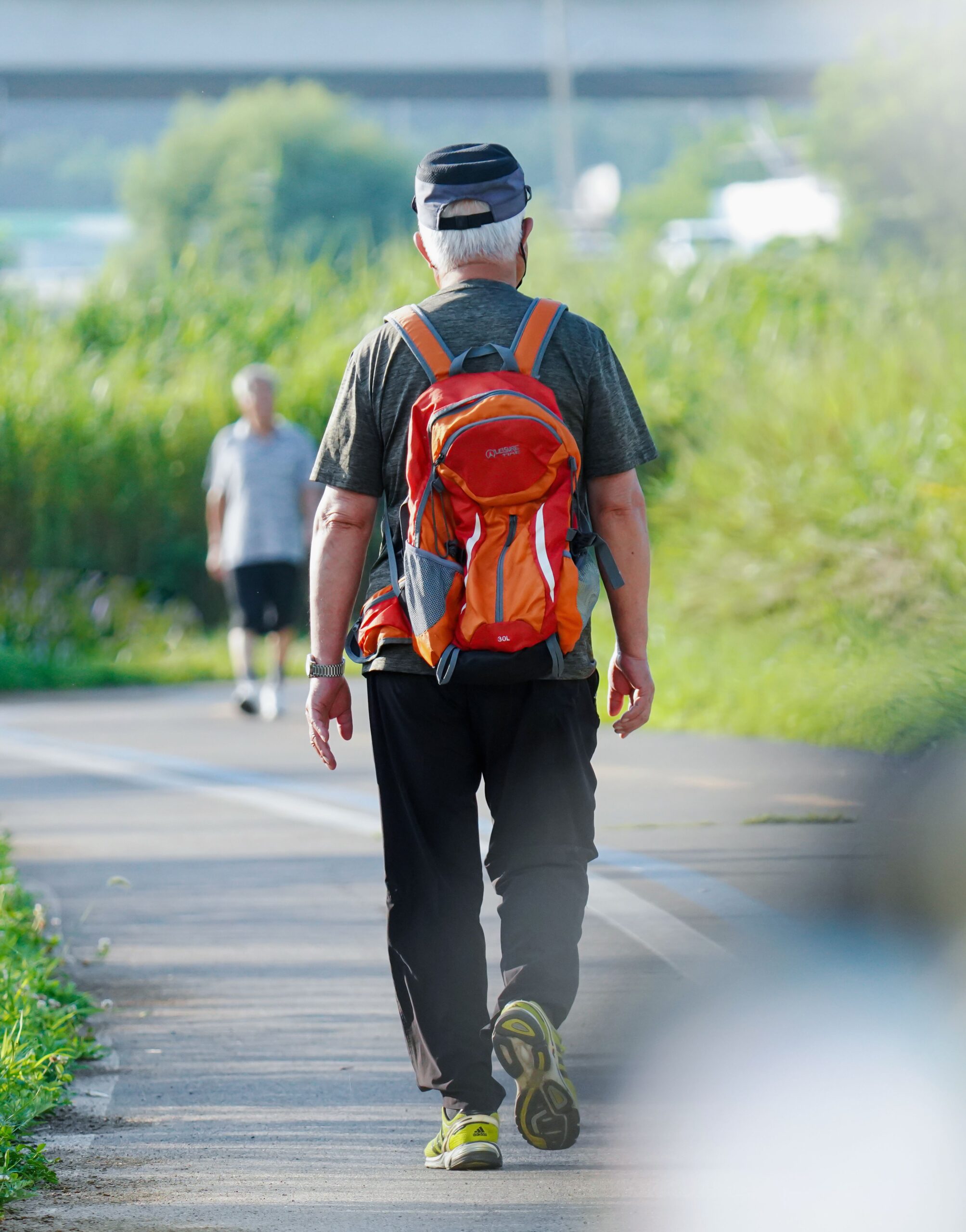 Persoanele care au început să consume mai mult alcool sau cele al căror nivel de fitness s-a deteriorat au prezentat un risc mai mare de mortalitate. Foto: pexels.com