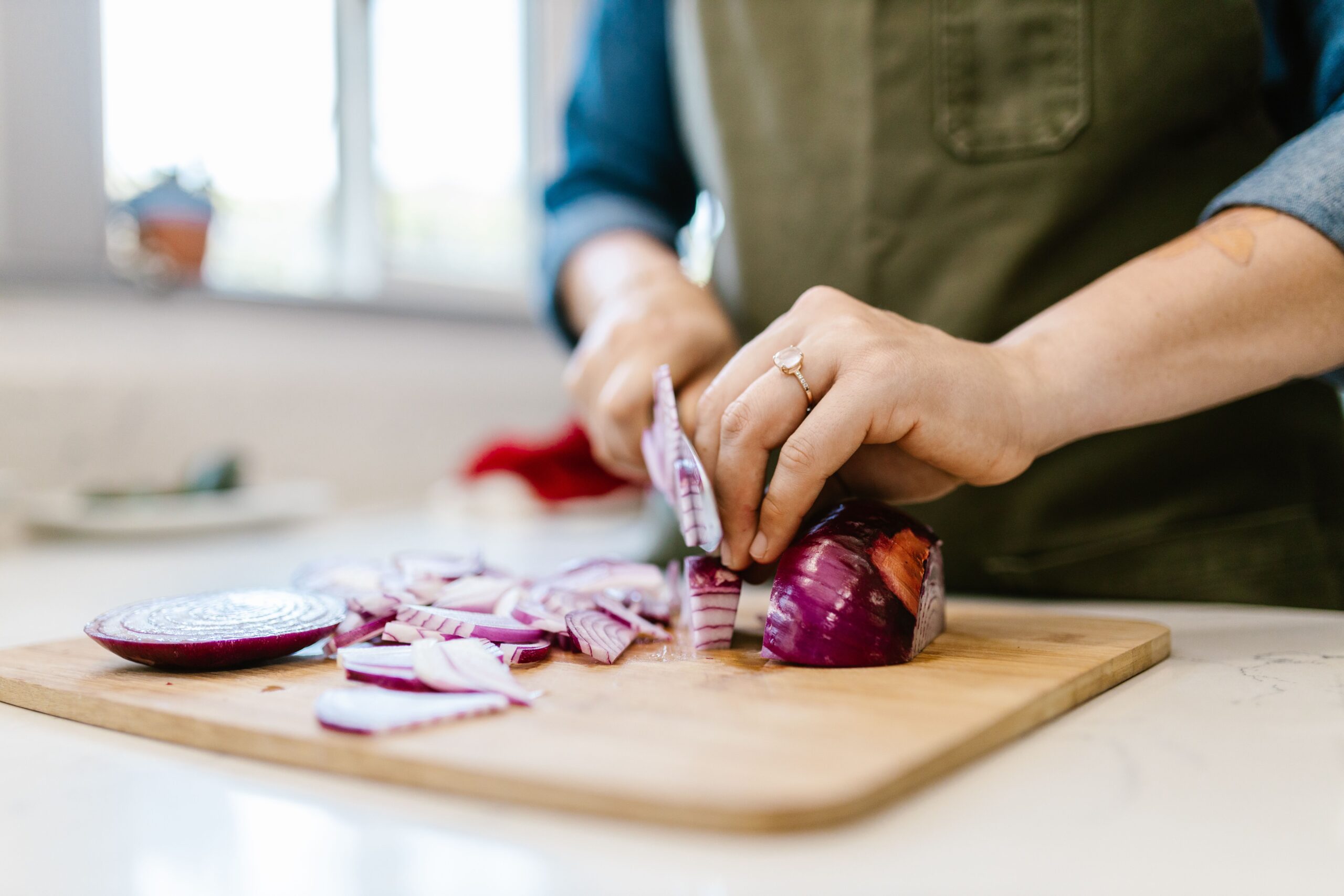 Preferința pentru gustul și mirosul ei ar putea fi asociată cu un risc mai scăzut de a dezvolta anumite boli cronice. Foto: pexels.com