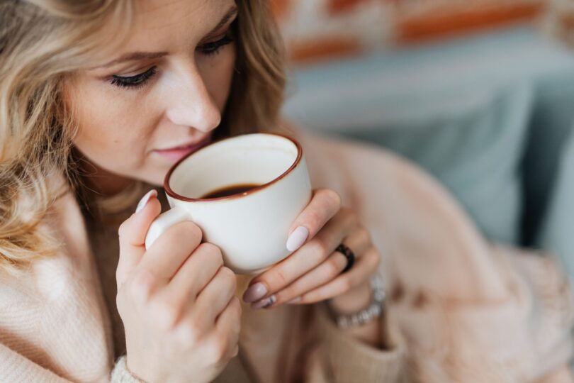 De ce mâncarea are alt gust după cafea. Cofeina schimbă modul în care percepem aromele