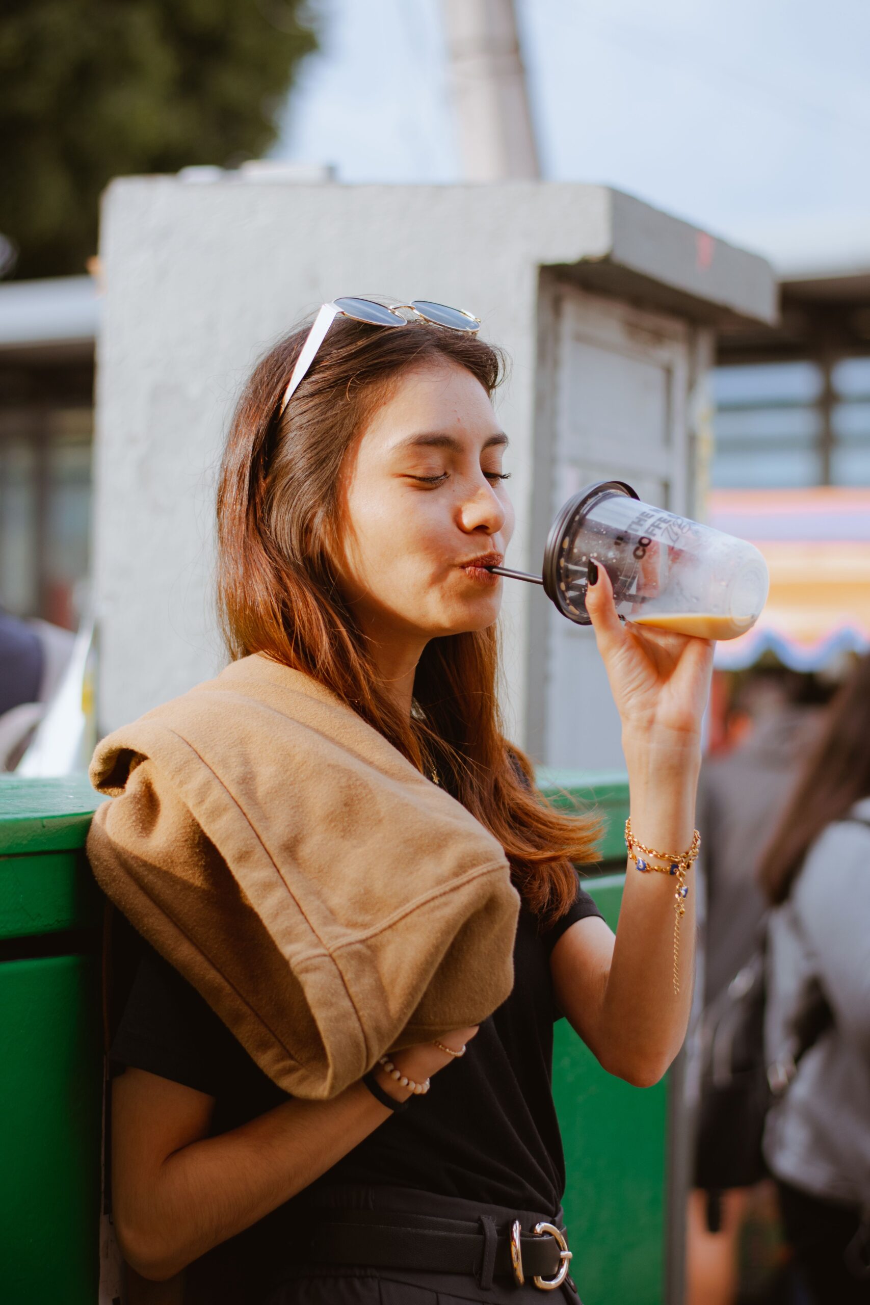 După o ceașcă de cafea sau de ceai, dulciurile par mai puțin intense, în timp ce aromele amare și acre devin mai pronunțate. Foto: pexels.com