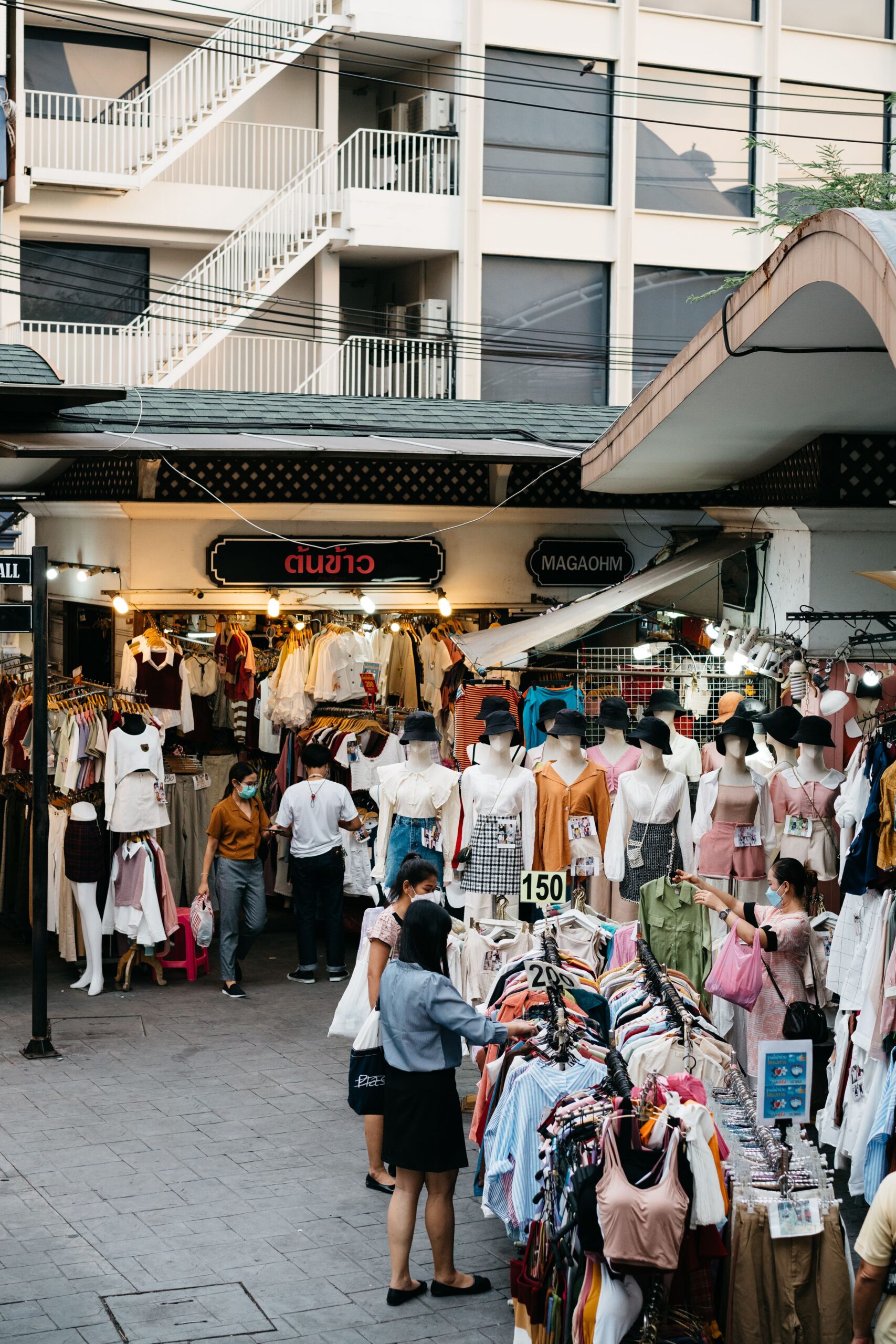 Noua directivă vamală europeană obligă comercianții să furnizeze date electronice complete pentru fiecare colet. Foto: pexels.com