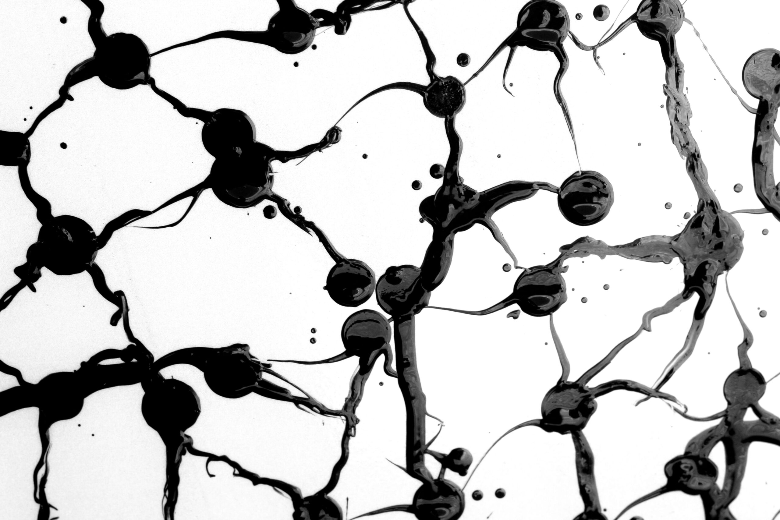 Fiecare neuron poate combina informațiile primite prin procese interne complexe, comportându-se asemănător unui microcip biologic. Foto: pexels.com