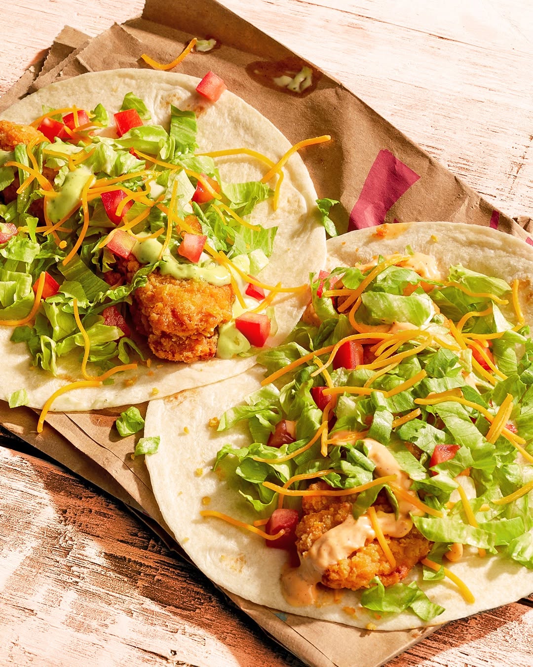 Taco Bell a anunțat că va elimina pe termen nedeterminat salata verde furnizată de unul dintre partenerii săi. Foto: Facebook Taco Bell