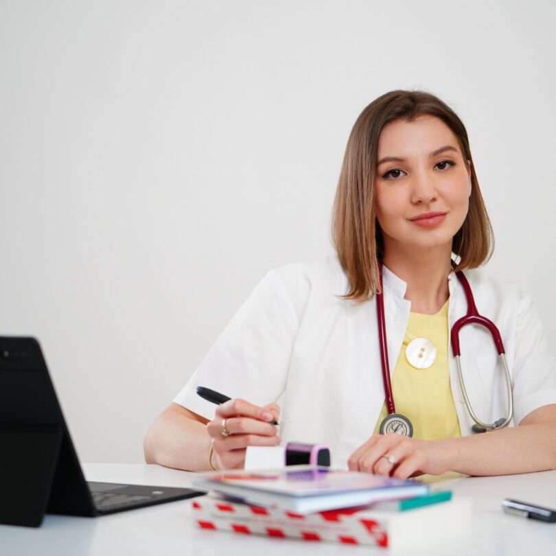 Poate alimentația să înlocuiască tratamentul pentru diabet sau hipertensiune? Alexia Ghiocel, medic nutriționist, a explicat riscurile dietelor care promit că „vindecă tot” după ce regimul tayyibat a fost interzis în Egipt INTERVIU EXCLUSIV