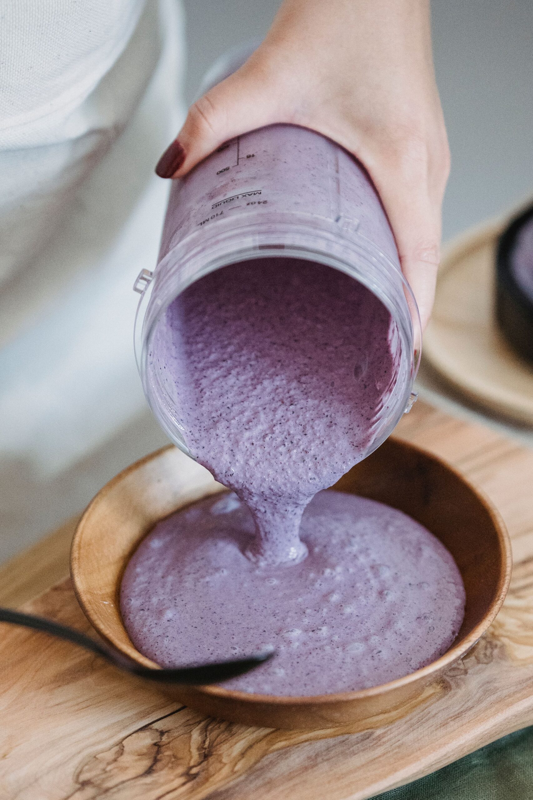 Una dintre cele mai ușoare modalități de a-l folosi este pudra de ube, obținută prin uscarea și măcinarea fină a rădăcinii. Foto: pexels.com