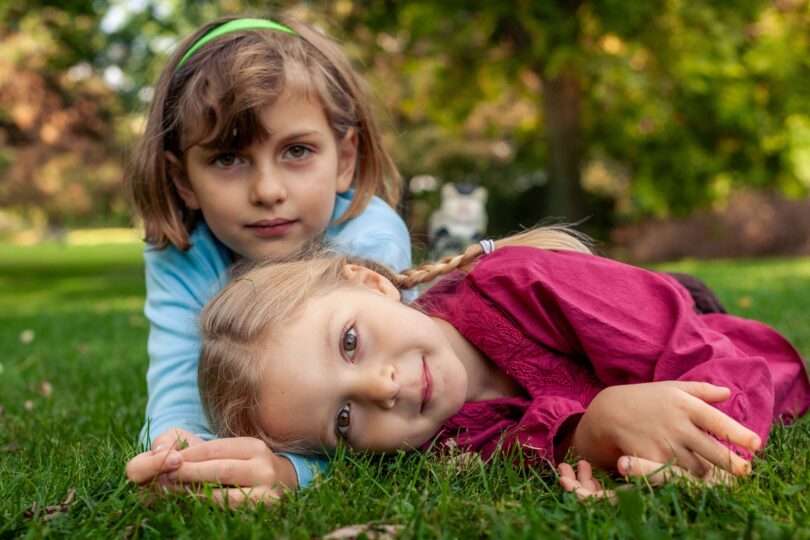 Ordinea în care copiii se nasc ar putea influența bolile de care suferă. Ce au descoperit cercetătorii