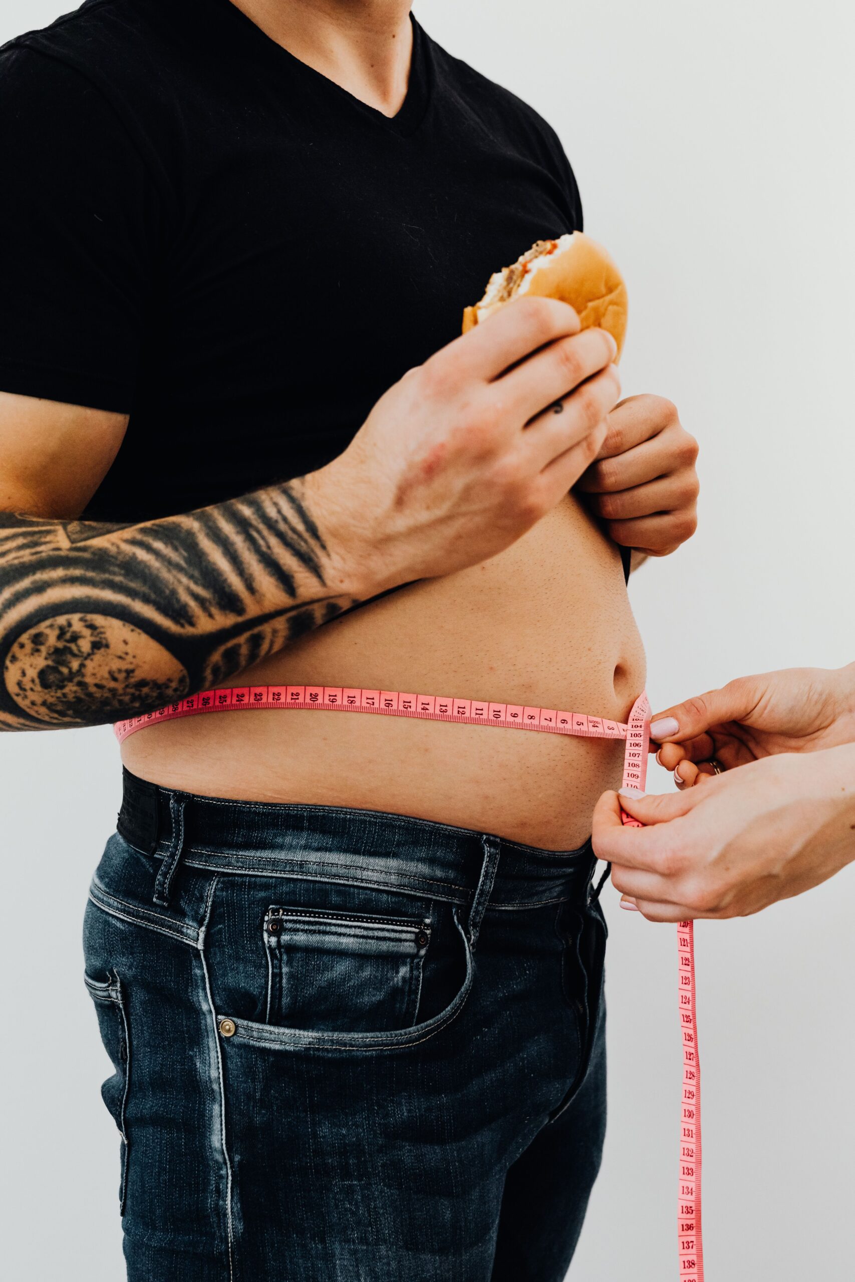 Medicii încearcă să înțeleagă de ce pierderea grăsimii produce efecte atât de grave asupra metabolismului. Foto: pexels.com
