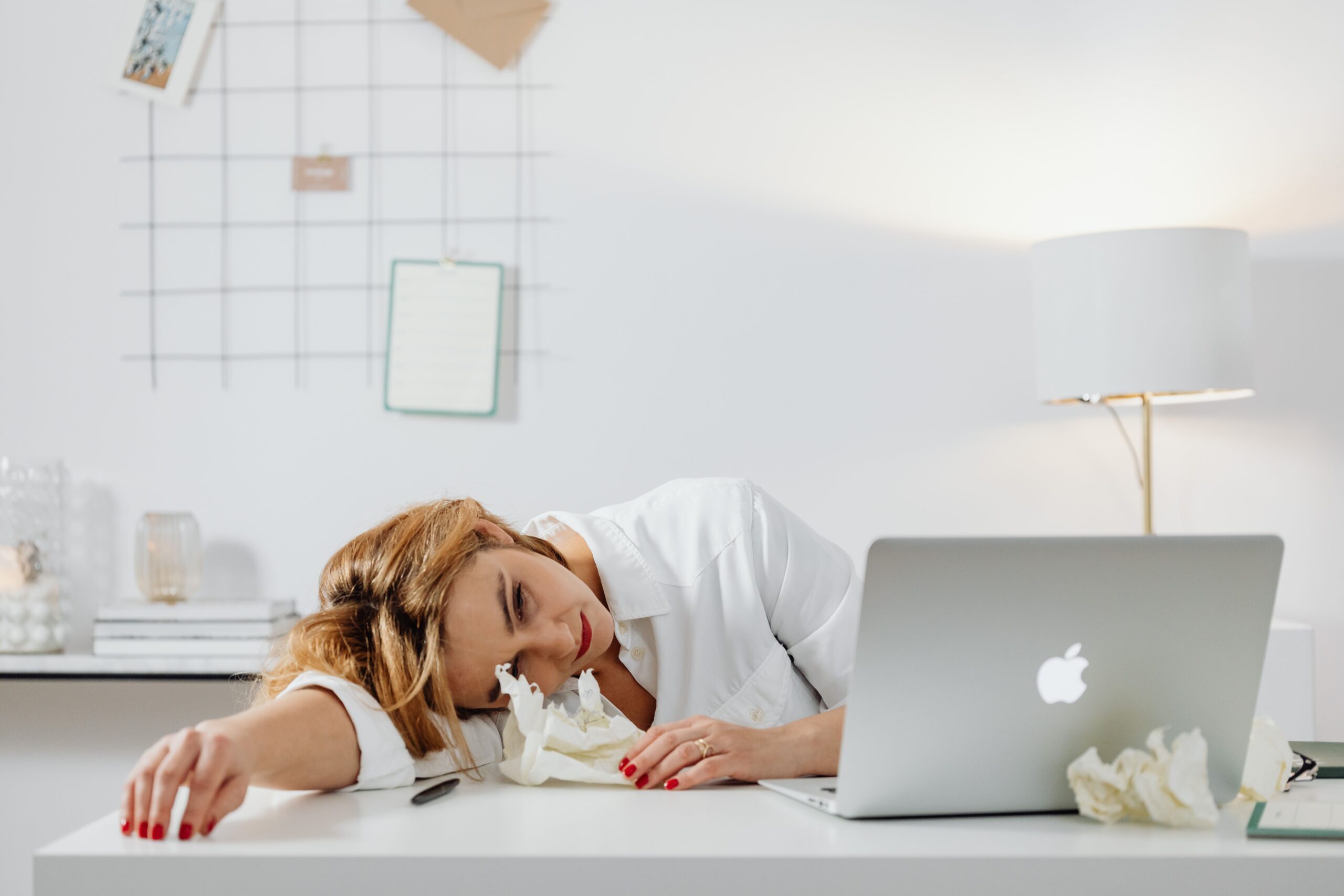Schimbarea bruscă de la un program relaxat la unul aglomerat poate fi resimțită ca un mic șoc pentru organism. Foto: pexels.com