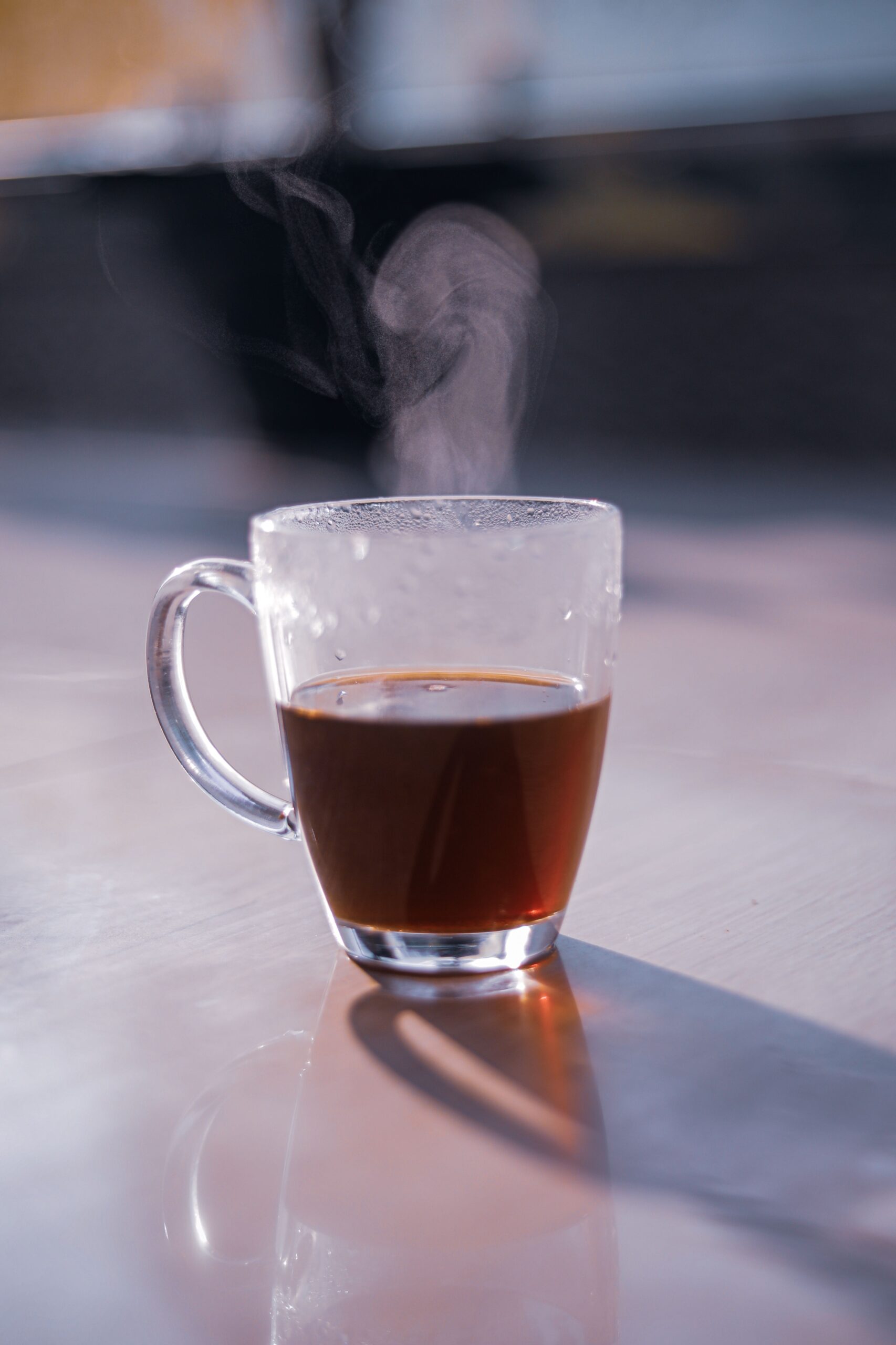 Rezultatele nu înseamnă că oamenii trebuie să renunțe la cafea sau ceai, ci că ar putea fi util să lase băutura să se răcească puțin înainte de a o consuma. Foto: pexels.com