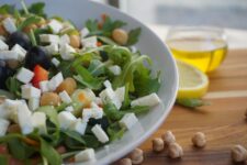 Ce dietă este mai eficientă decât cea mediteraneană pentru sănătatea ficatului și metabolism, potrivit unui nou studiu