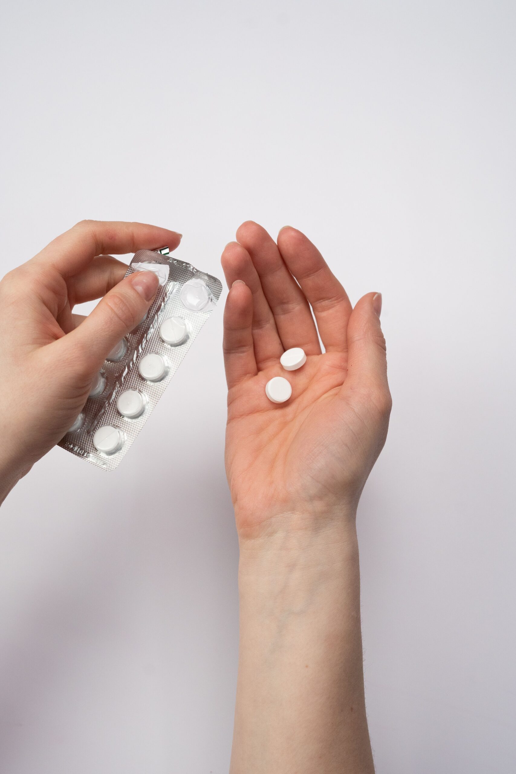 Expunerea fetală la paracetamol a fost asociată cu un uter mai mic în perioada pubertății și cu ovare mai mici în adolescență. Foto: pexels.com