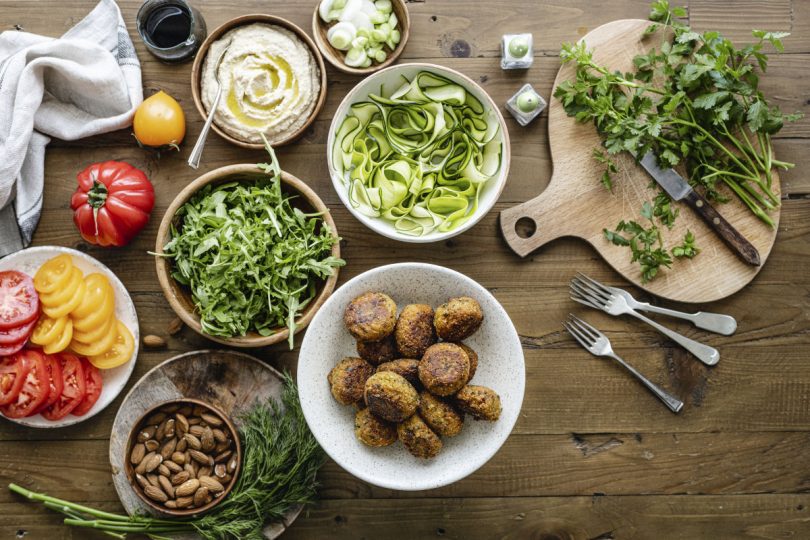 Cinci alimente vegetale care pot înlocui carnea și ajută la menținerea colesterolului sub control
