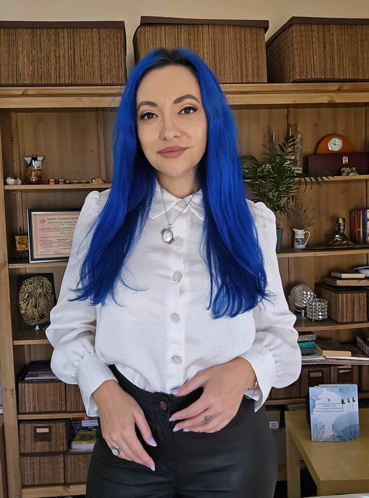 Ruxandra Stoian, psihoterapeut integrativ în supervizare, consilier de dezvoltare personala, consilier psihologic și educațional.
Sursa foto: Ruxandra Stoian