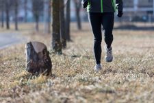Cum alergăm iarna fără să ne punem sănătatea în pericol. Ce haine alegem și la ce semnale ale corpului să fim atenți. Ionuț Zincă, medaliat mondial și european la alergare montană: „Încălzirea este critică la frig” EXCLUSIV