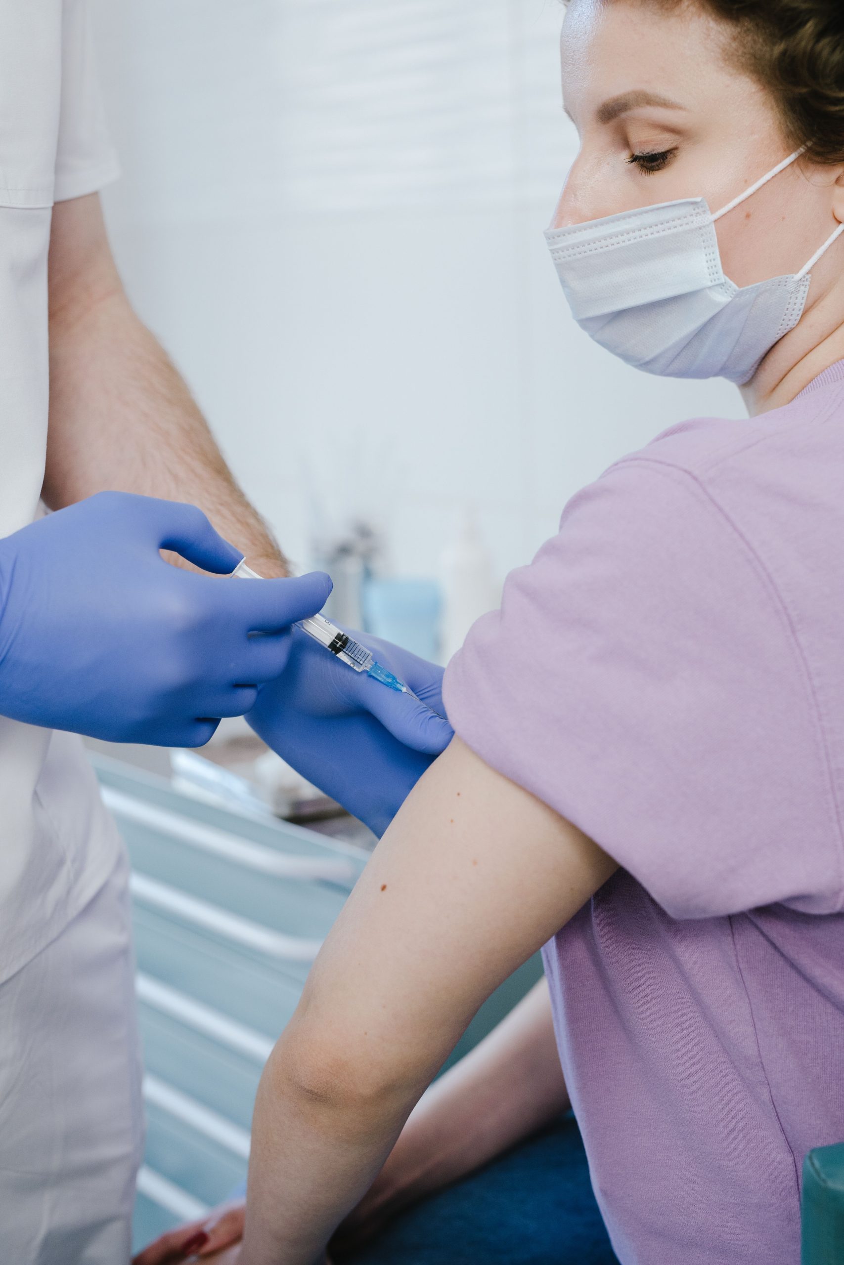 Luna octombrie poate fi momentul potrivit pentru vaccinarea antigripală. Foto: pexels.com