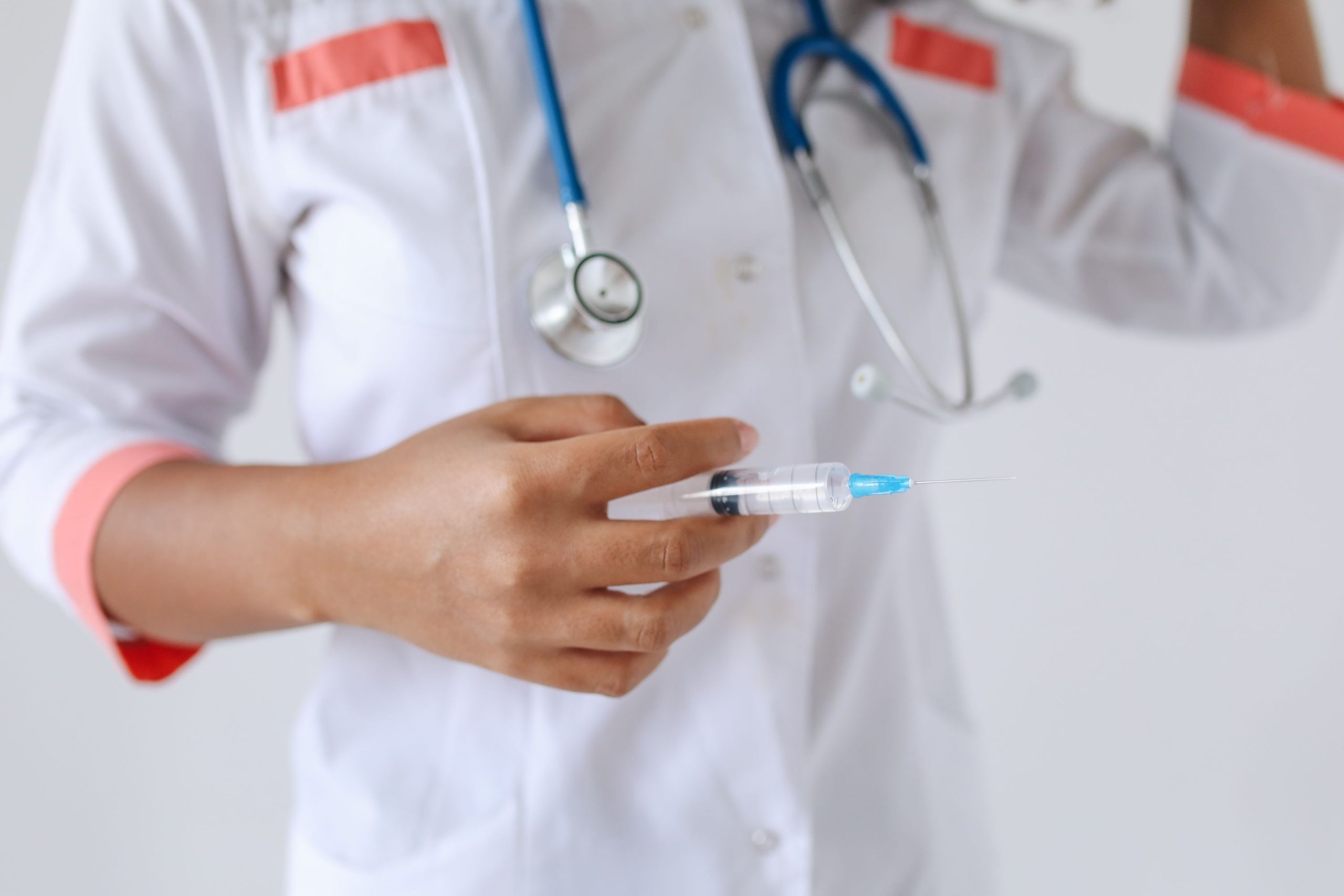 Specialiștii recomandă să nu amânăm vaccinul până în mijlocul sezonului gripal. Foto: pexels.com