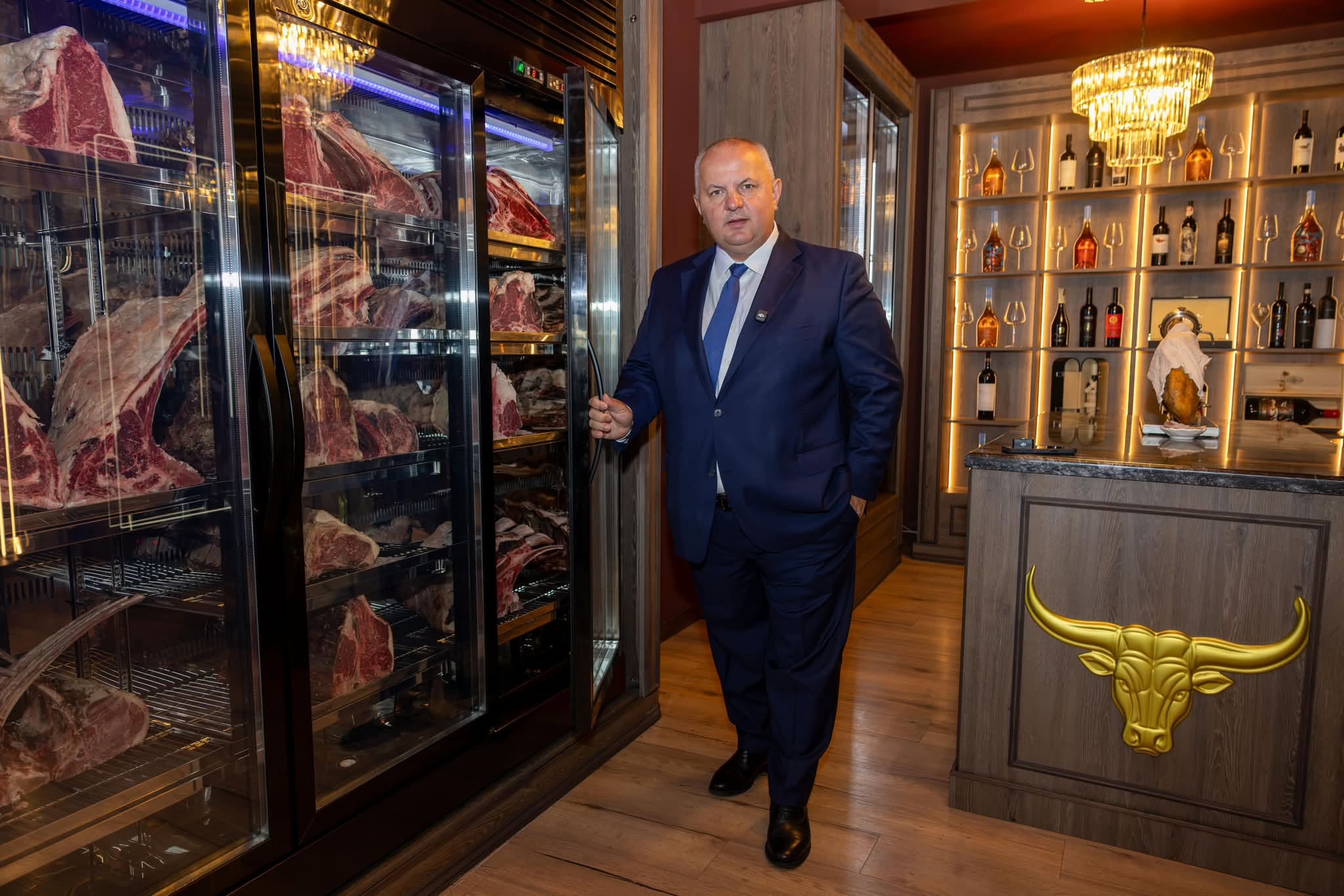 Omul de afaceri spune că și-a dorit ca restaurantul să se adreseze unei clientele interesate de ingrediente premium. Foto: Facebook
