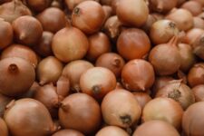 Ce se întâmplă cu glicemia dacă mănânci ceapă crudă. Ce spun nutriționiștii despre sensibilitatea la insulină