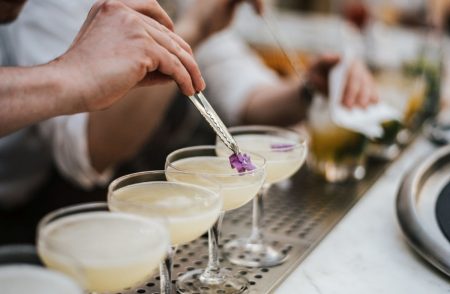 Cocktailul bizar din Canada care îi provoacă pe turiști. Ce conține?