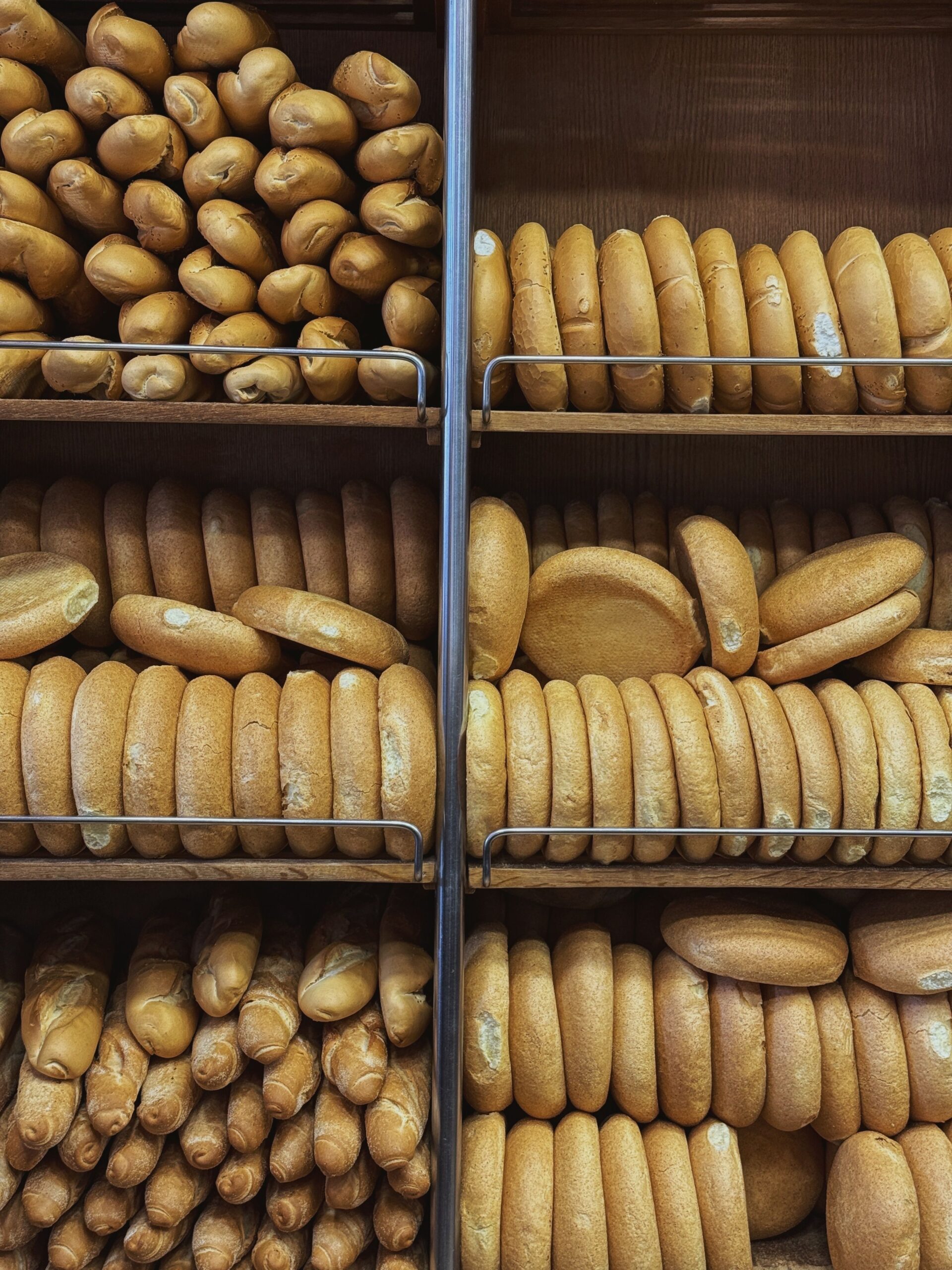 Pâinea poate face parte dintr-o alimentație echilibrată, însă nu toate sortimentele au aceeași valoare nutritivă. Foto: pexels.com